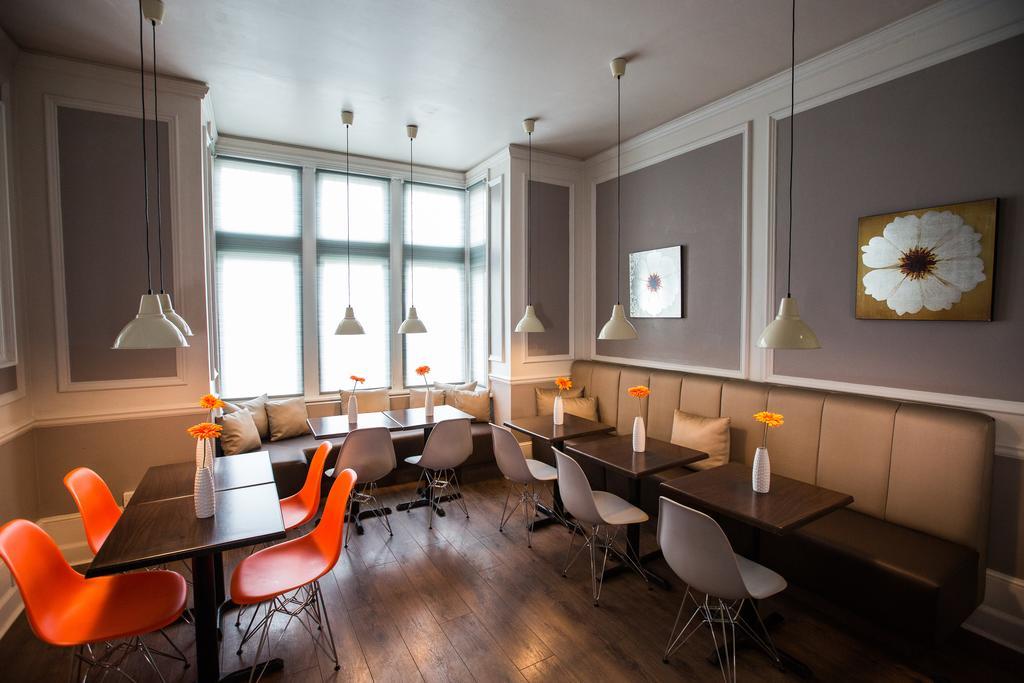 Holtwhites Hotel Enfield Bagian luar foto